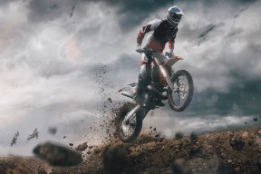 皇马后卫状态回升，防线整体表现稳定，皇马的后防线阵容